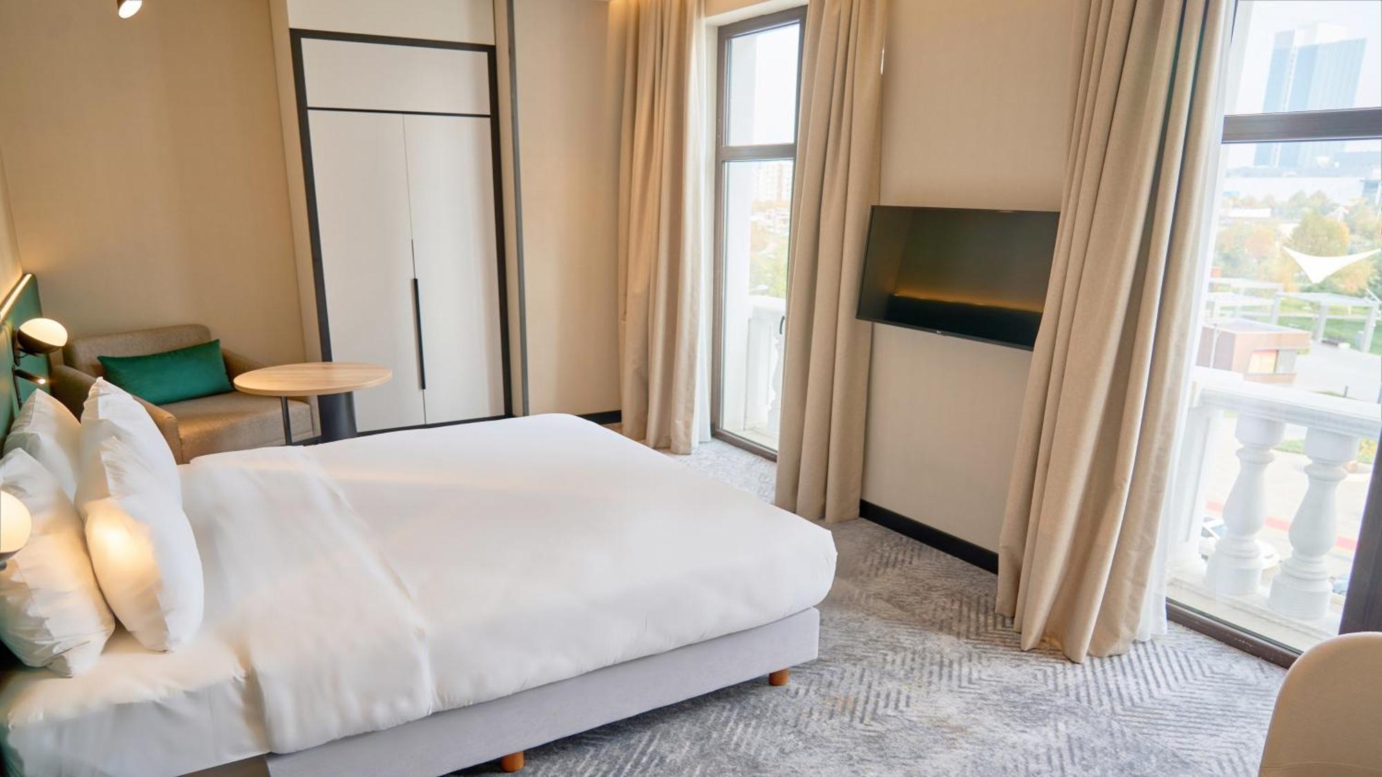 Holiday Inn Tashkent City By Ihg מראה חיצוני תמונה