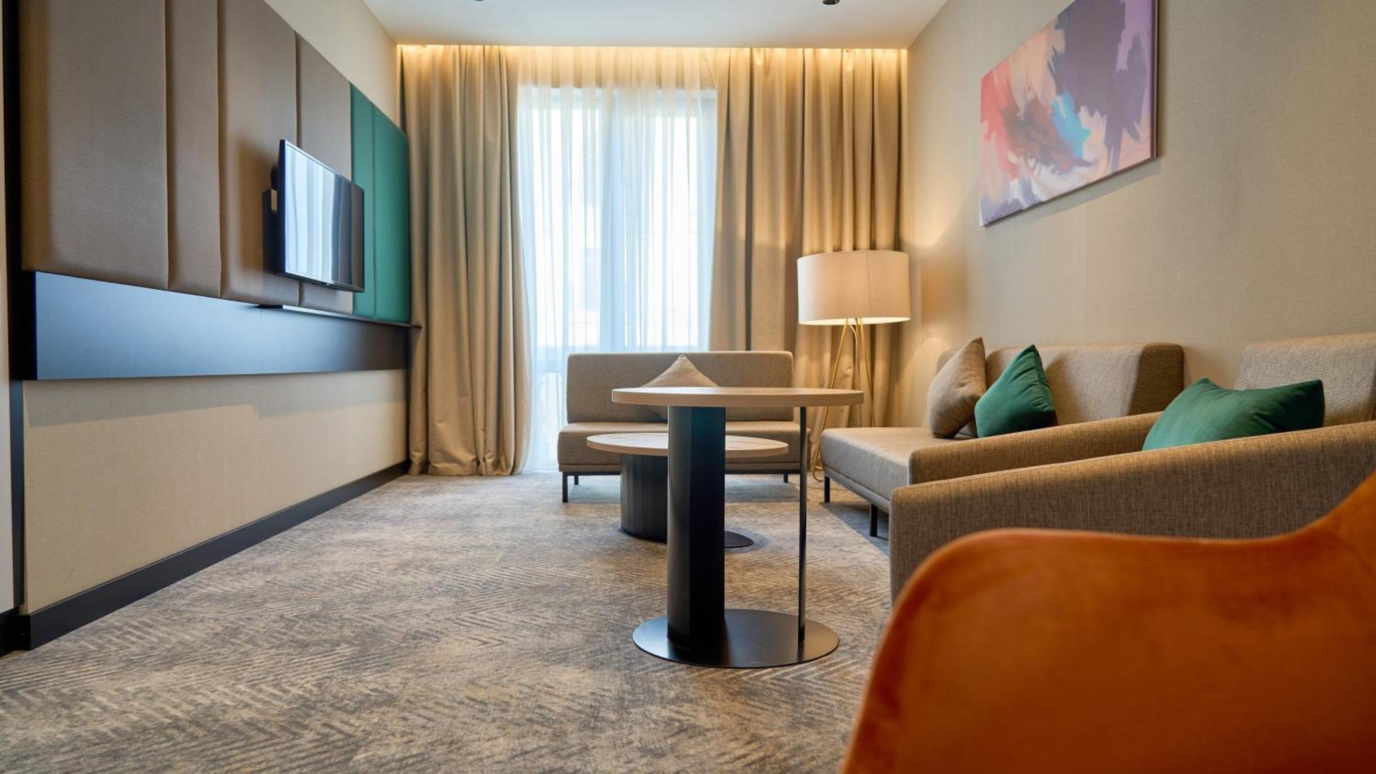 Holiday Inn Tashkent City By Ihg מראה חיצוני תמונה